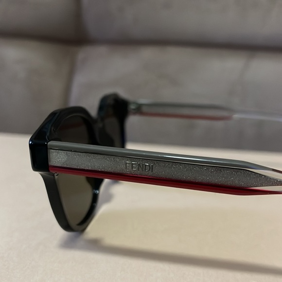 FENDI 53mm Rectangular Sunglasses In Black - Picture 5 of 7